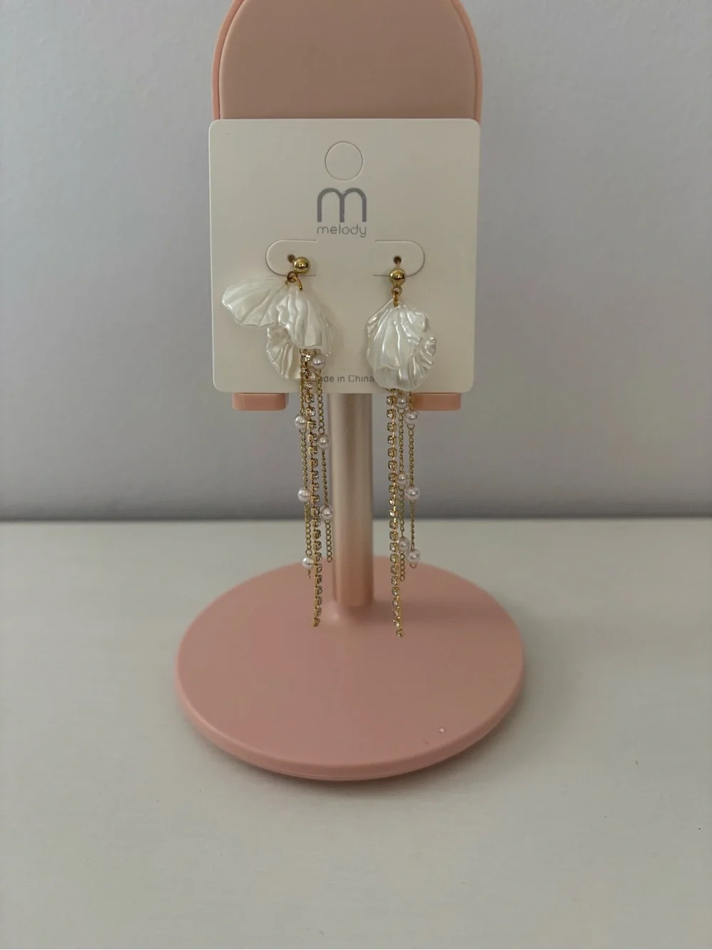 Melody Ivory White Faux Pearl Seashell Drop Earrings — Gold Tone Chains